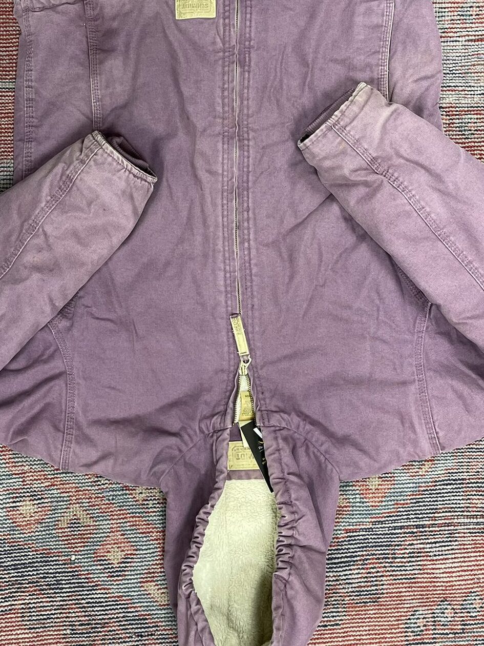 Lavender vintage Carhartt zip-up jacket – rare color and sherpa lined