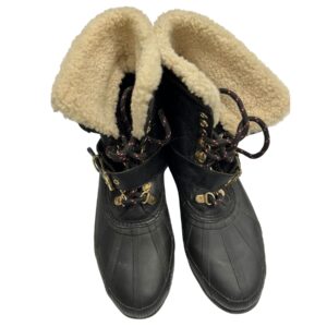 Burberry women's snow boot Size 39